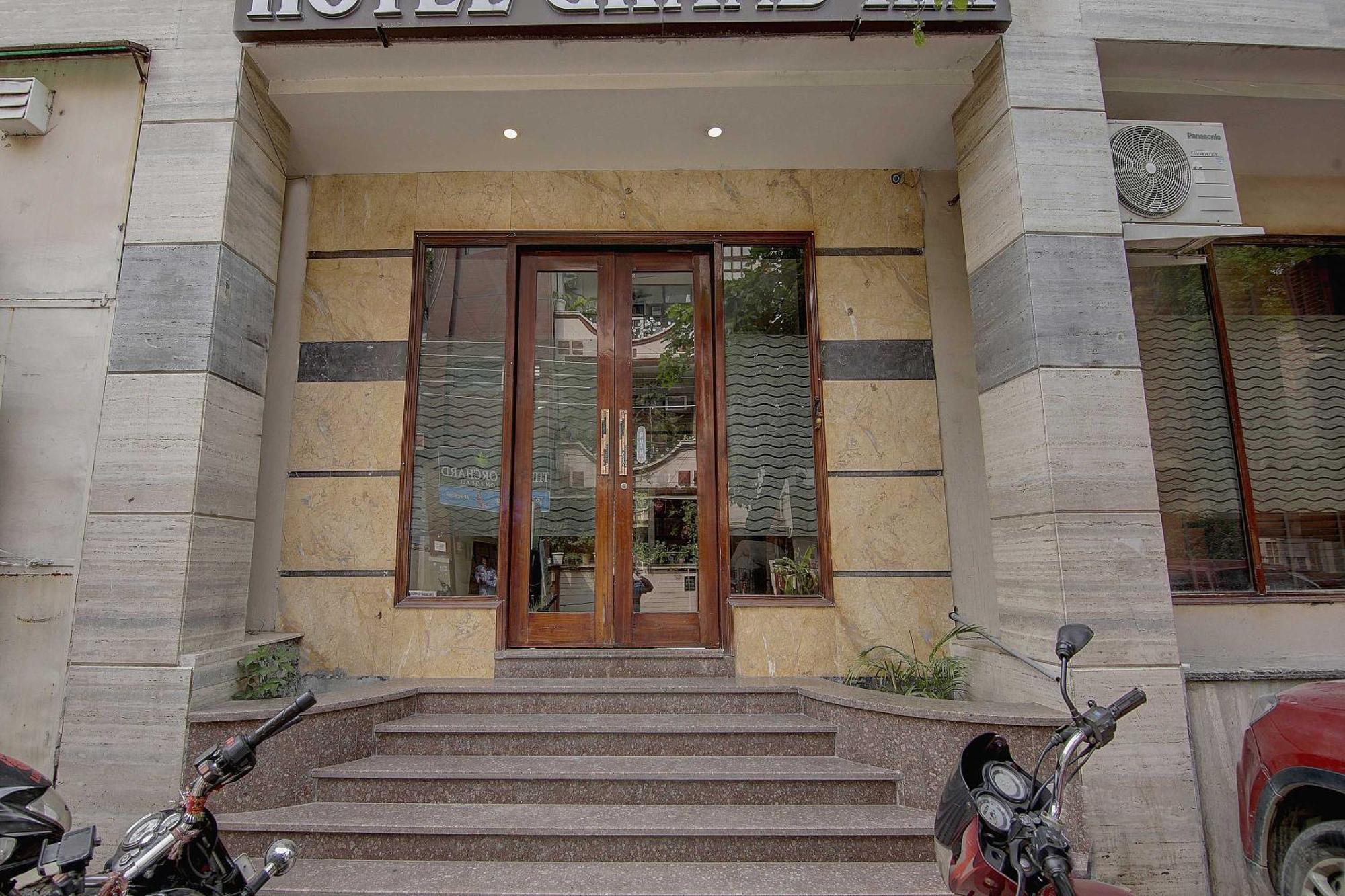 Townhouse Grand Inn Ghaziabad Exteriör bild