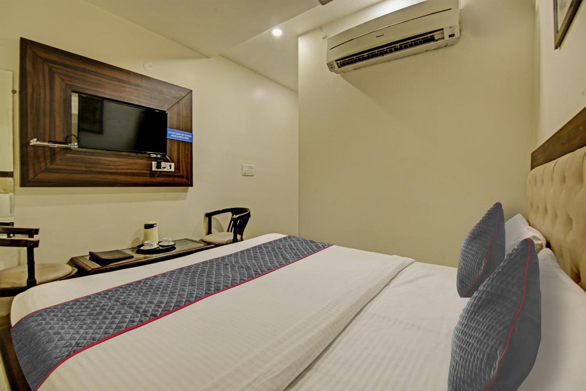 Townhouse Grand Inn Ghaziabad Exteriör bild