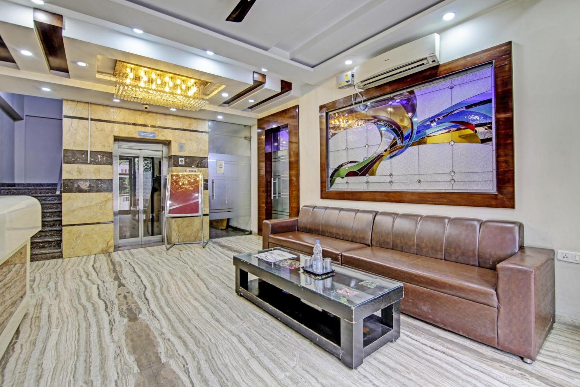Townhouse Grand Inn Ghaziabad Exteriör bild