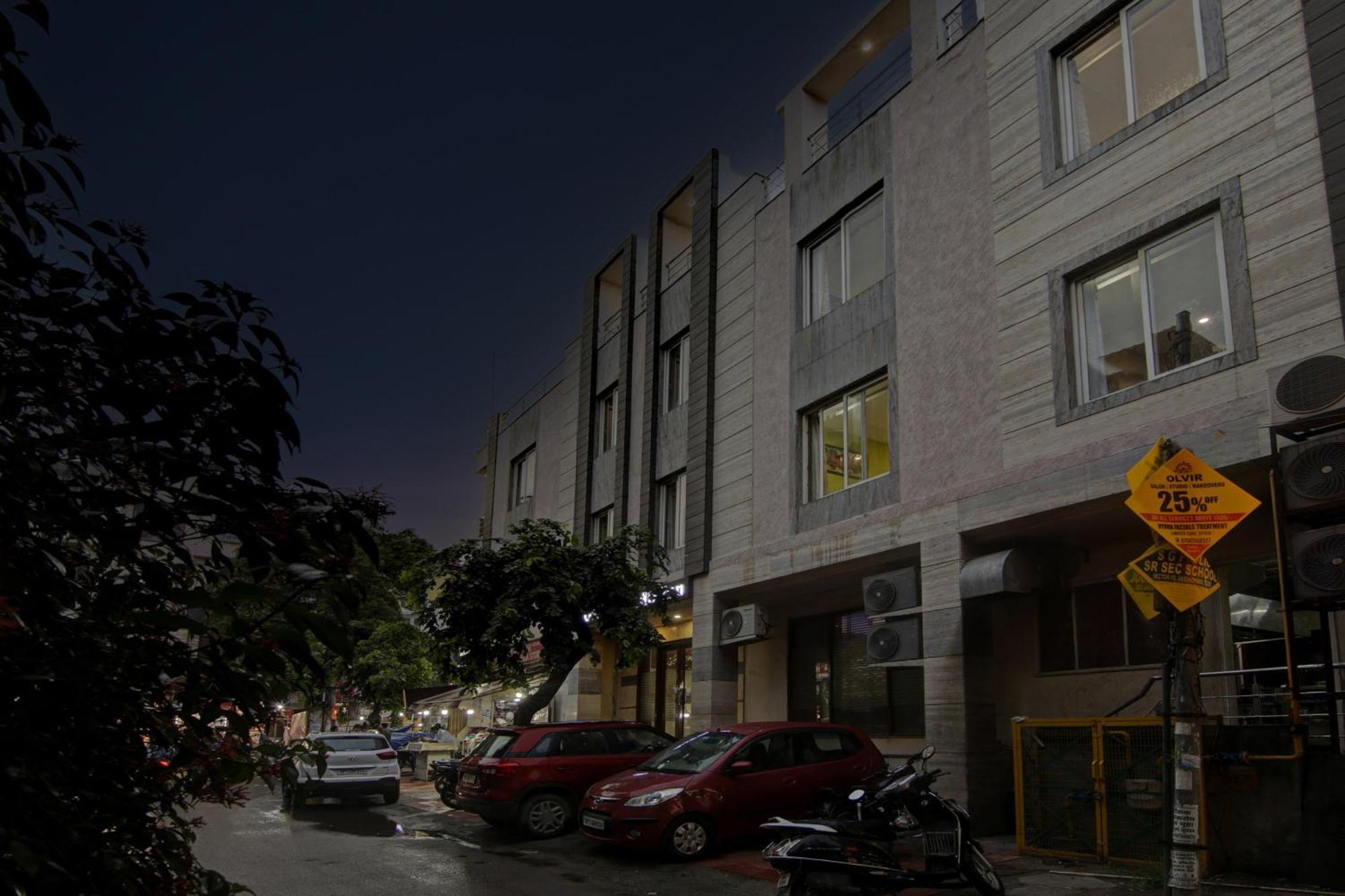Townhouse Grand Inn Ghaziabad Exteriör bild