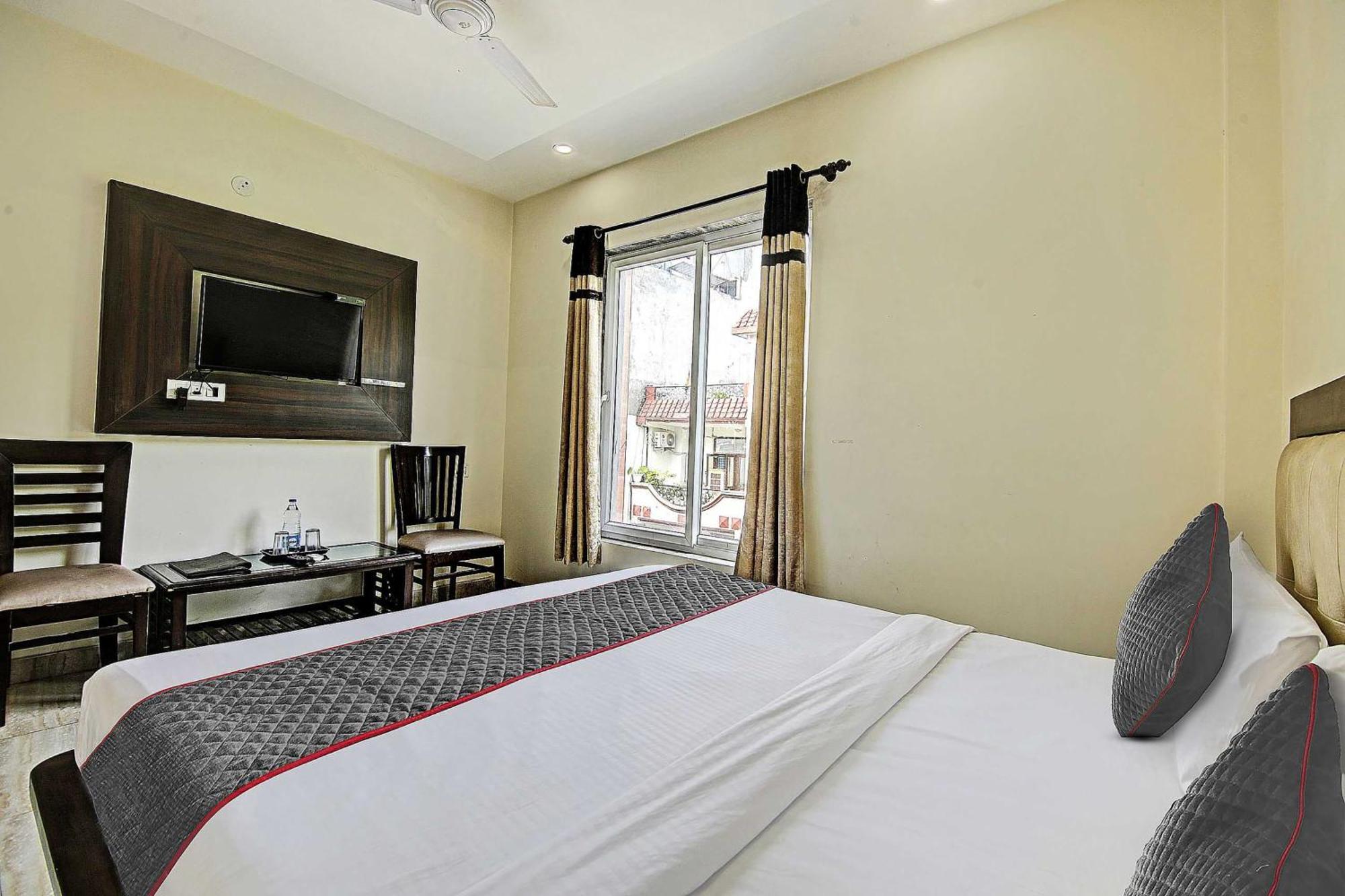 Townhouse Grand Inn Ghaziabad Exteriör bild