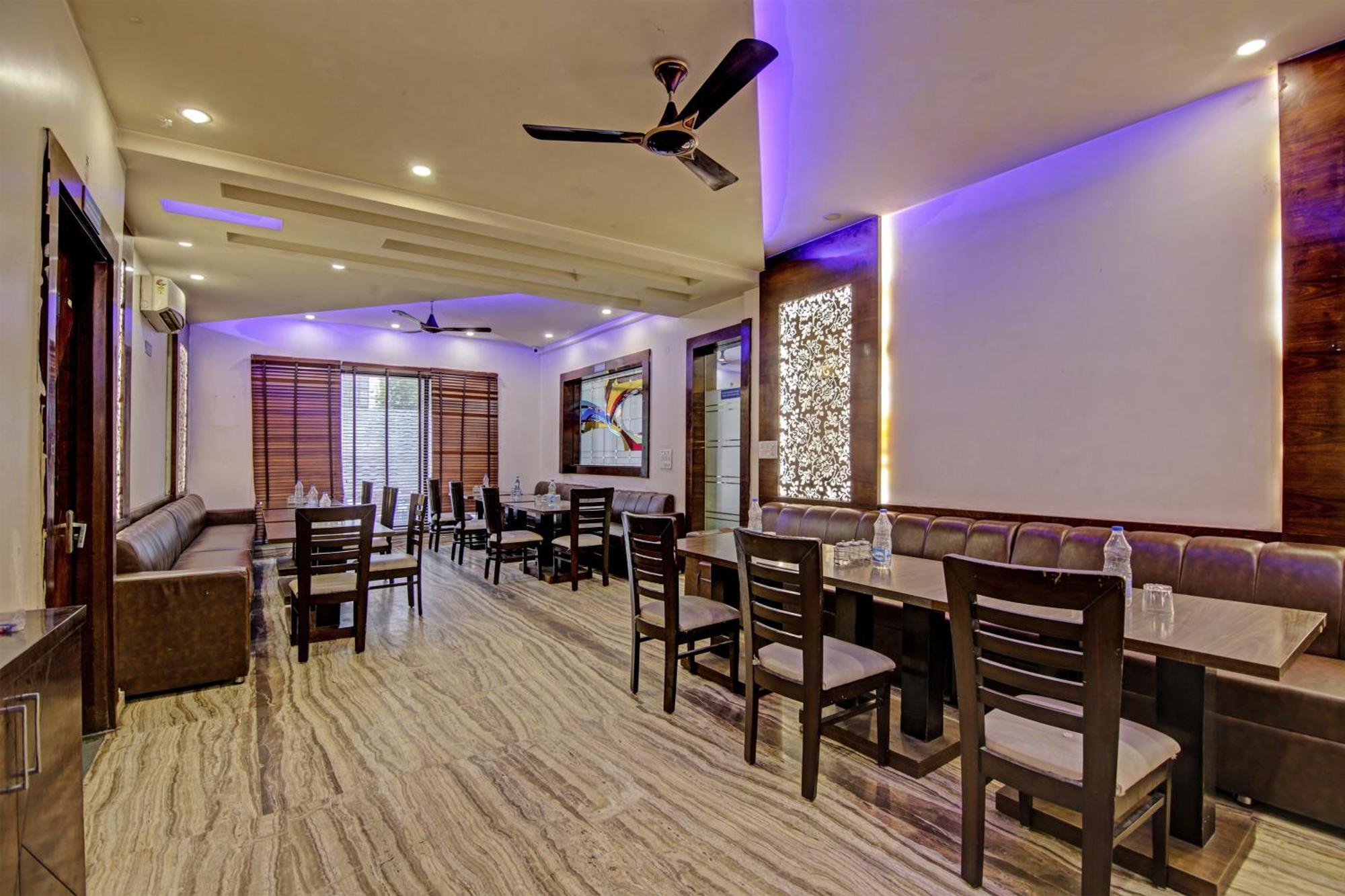 Townhouse Grand Inn Ghaziabad Exteriör bild