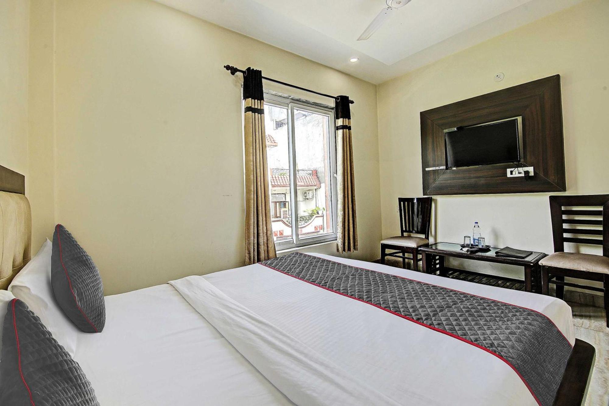 Townhouse Grand Inn Ghaziabad Exteriör bild